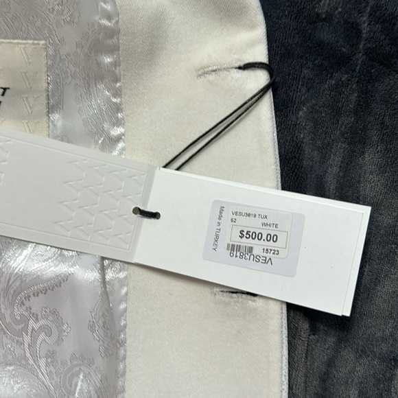 It Sparkles ✨ - Picture 2 of 9